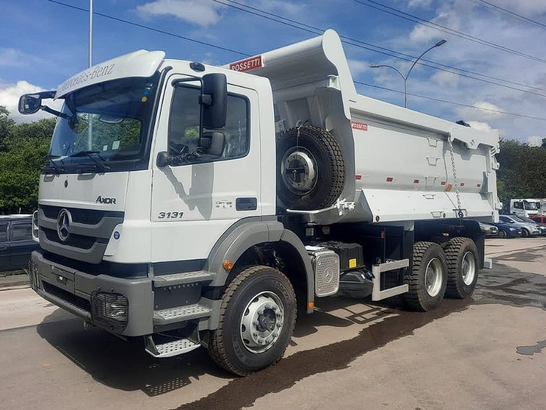 Caminhão Basculante