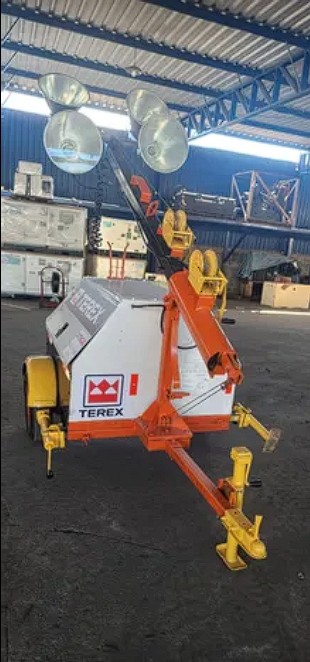 Torre de Iluminação Cabinada  - Foto 2