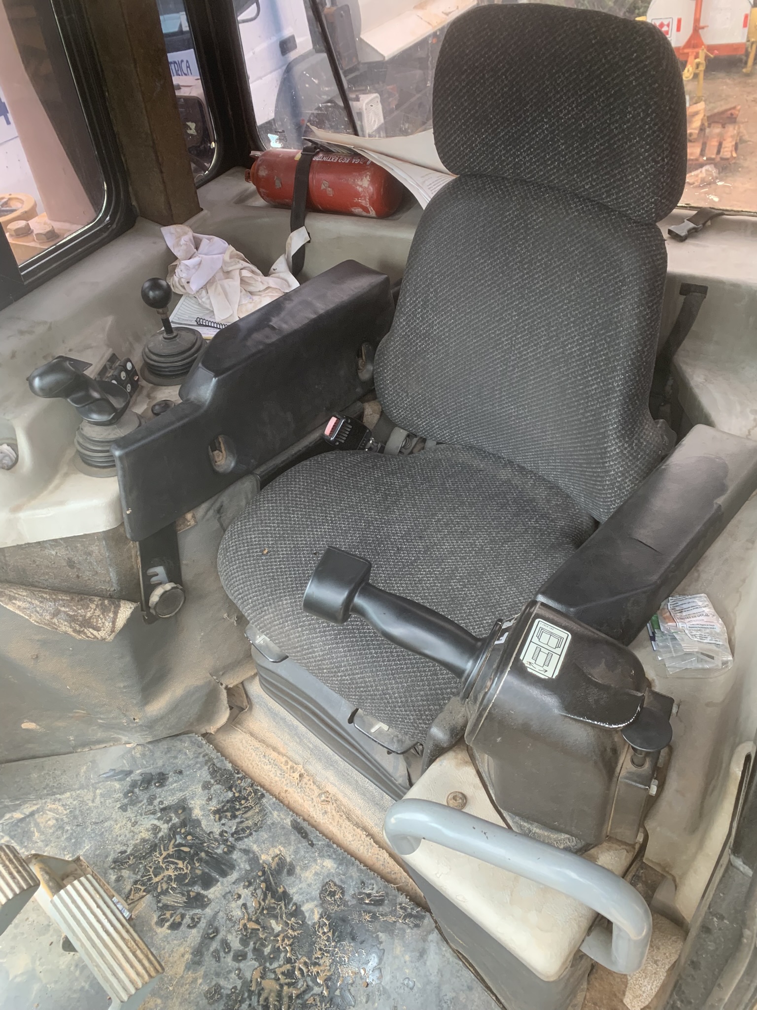 Trator Esteira D6T XL - Foto 7