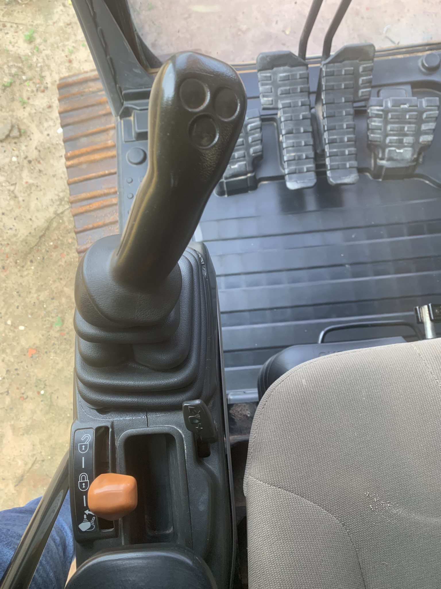 Escavadeira Hidráulica CASE CX220C - Foto 10