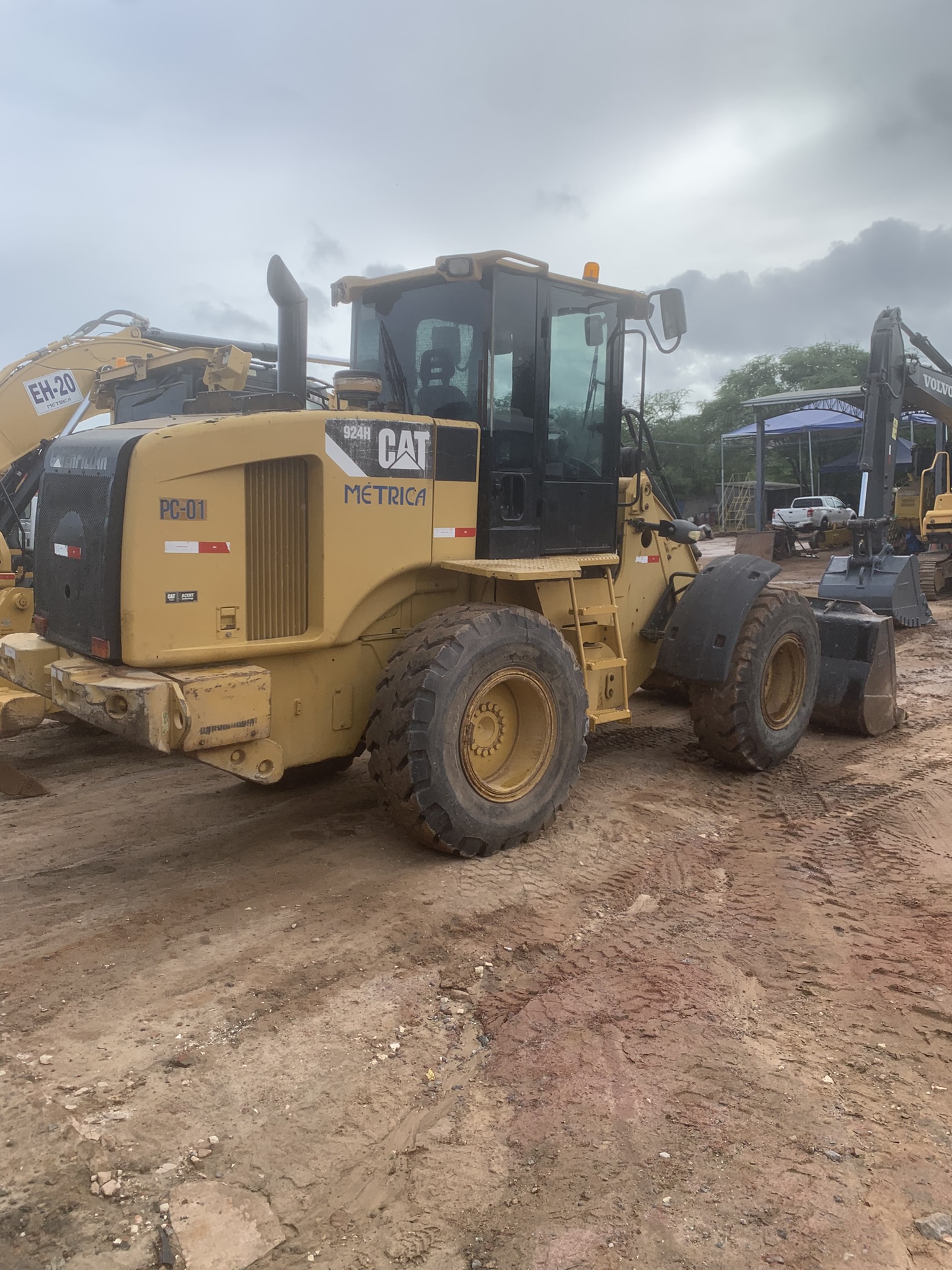 Pá Carregadeira CAT 924H - Foto 11