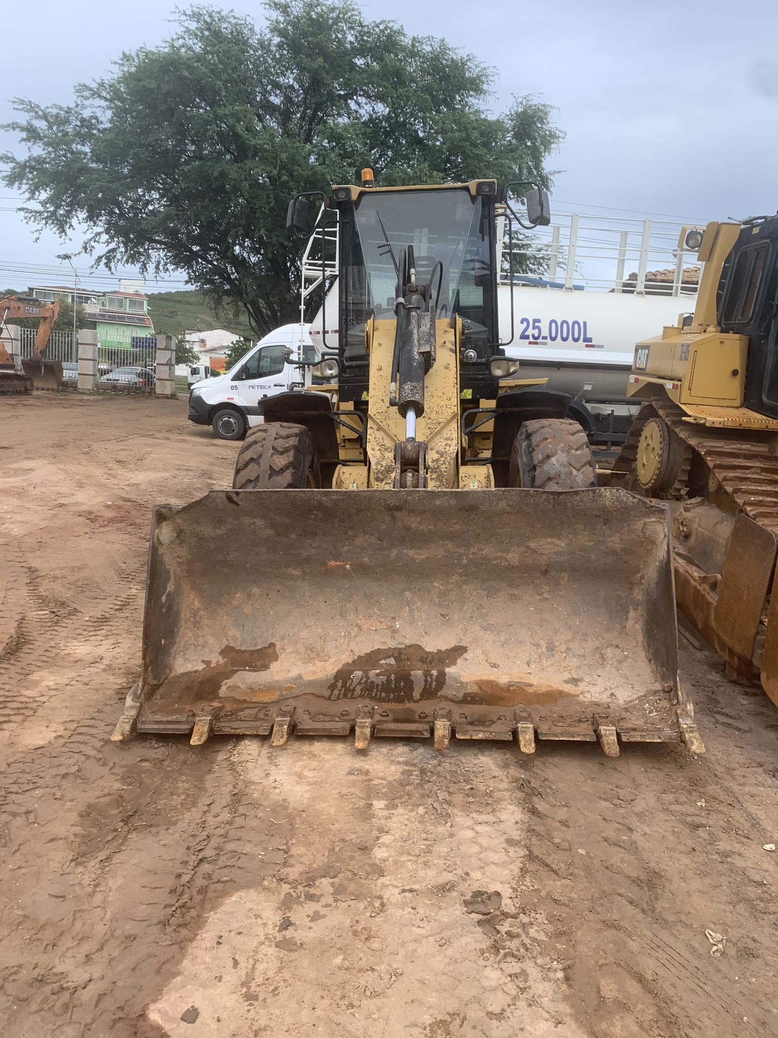 Pá Carregadeira CAT 924H - Foto 9