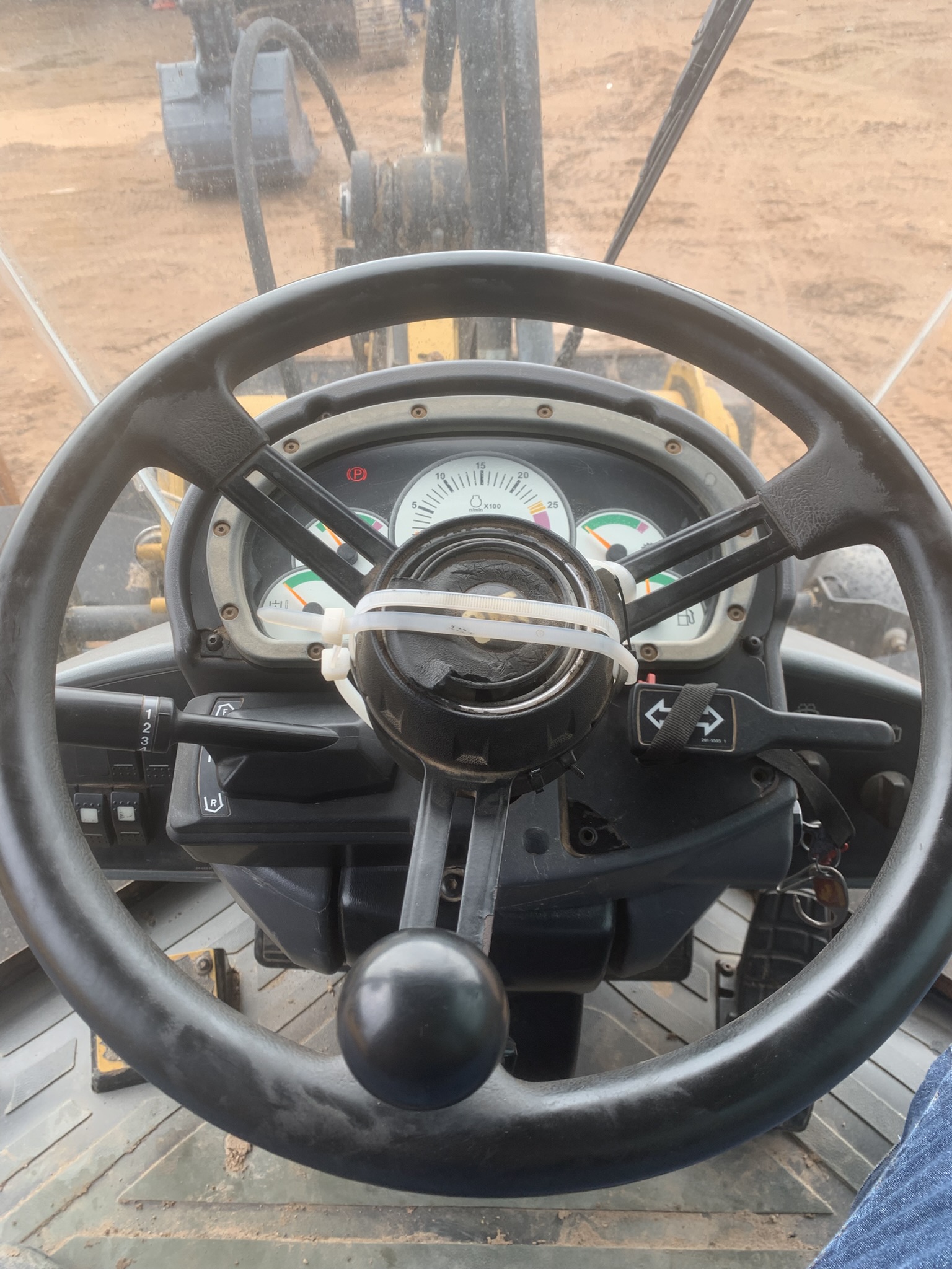 Pá Carregadeira CAT 924H - Foto 7