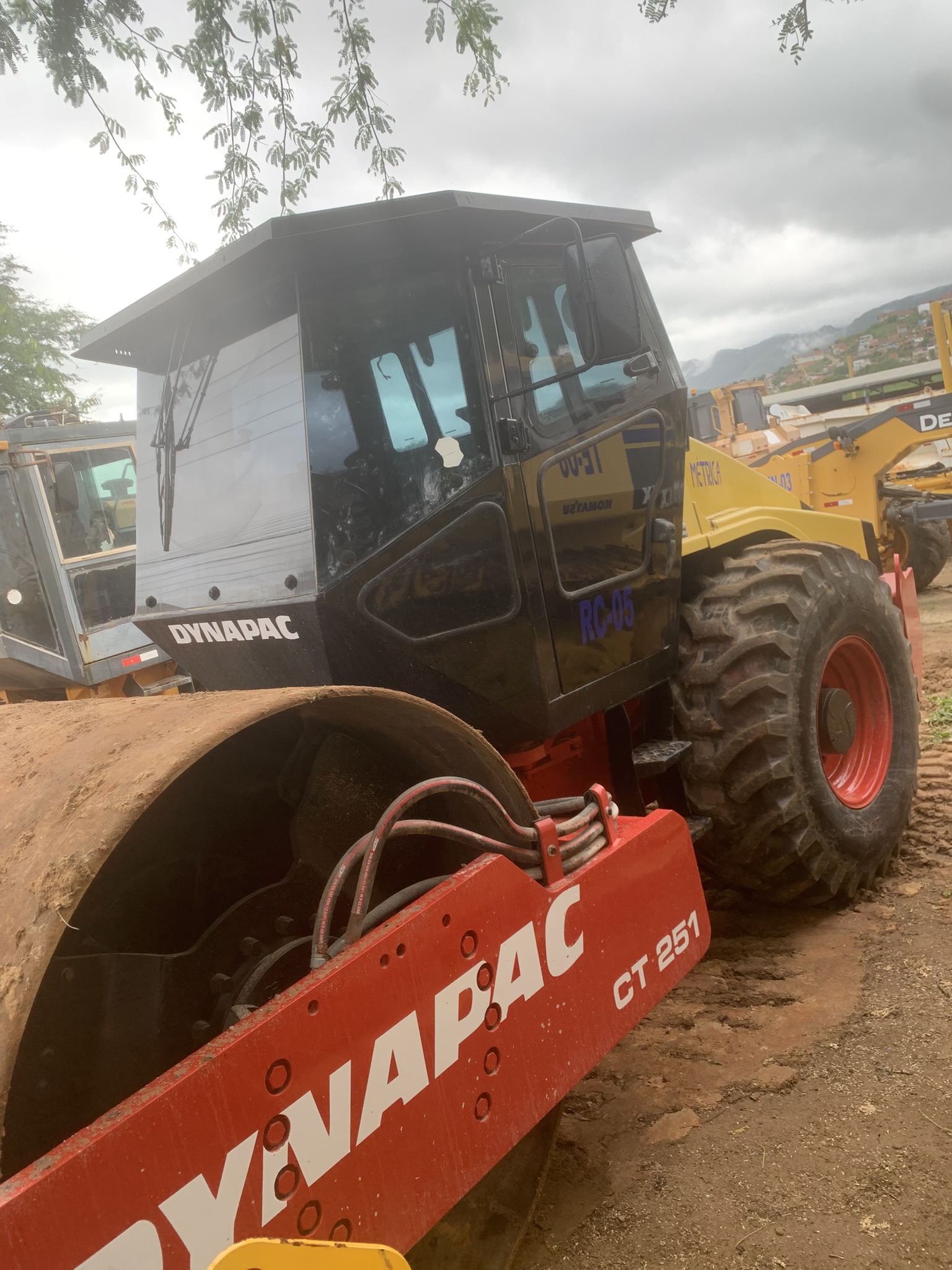 Rolo Compactador Dynapac CA250-II