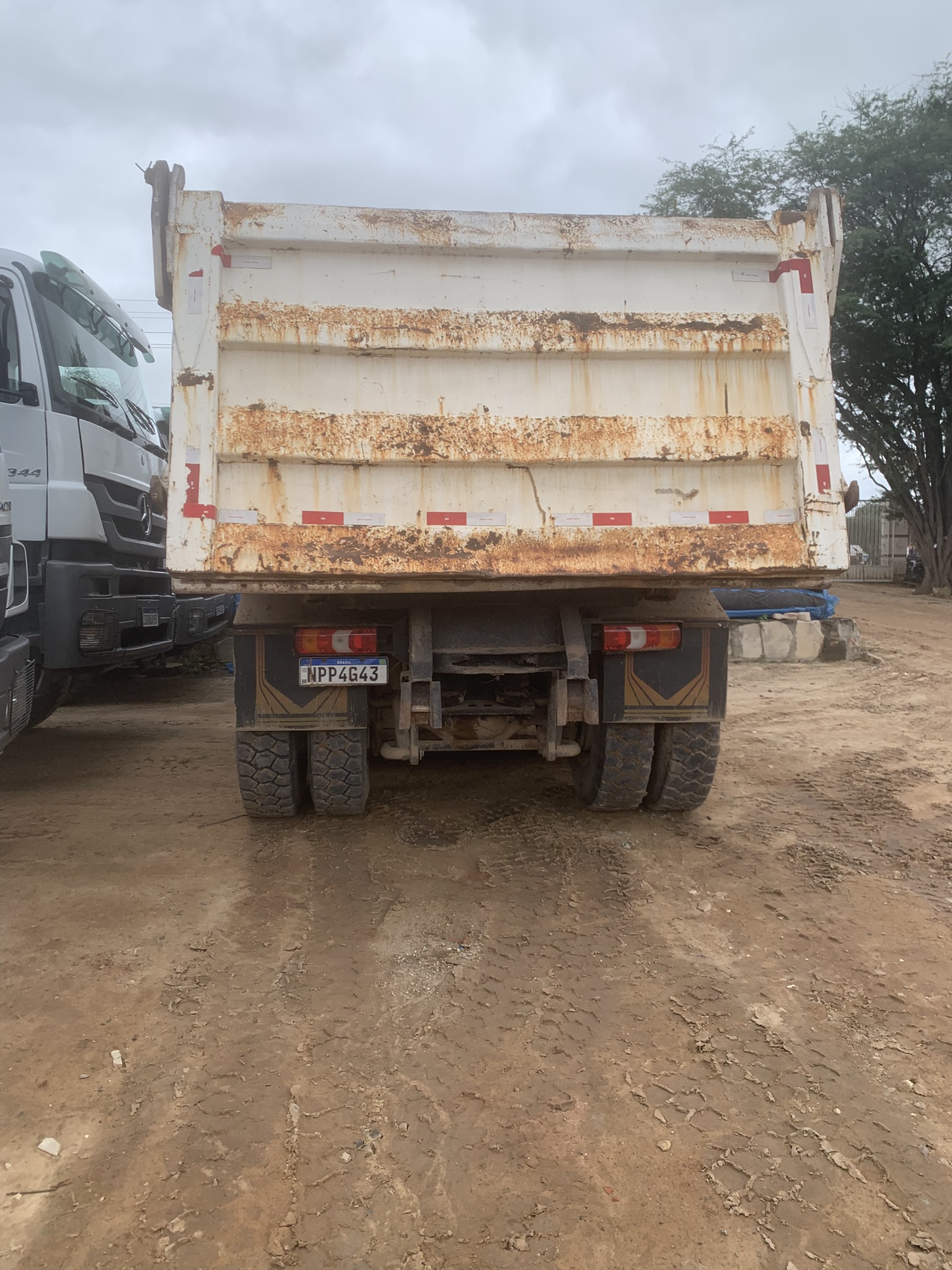 Caminhão Basculante 14m³ - Foto 5