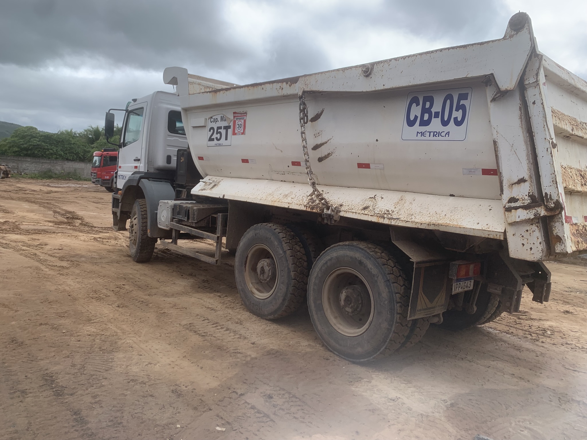 Caminhão Basculante 14m³ - Foto 3