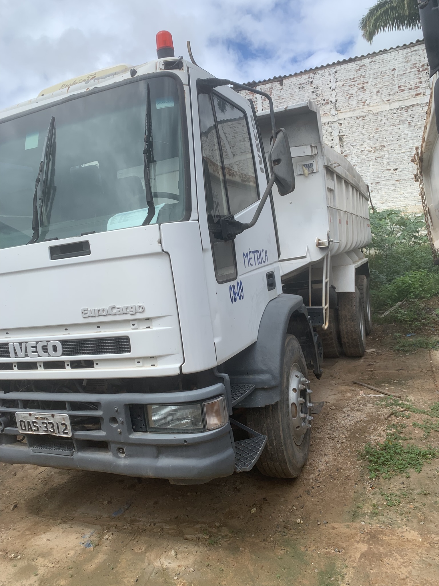 Caminhão Basculante - Foto 2