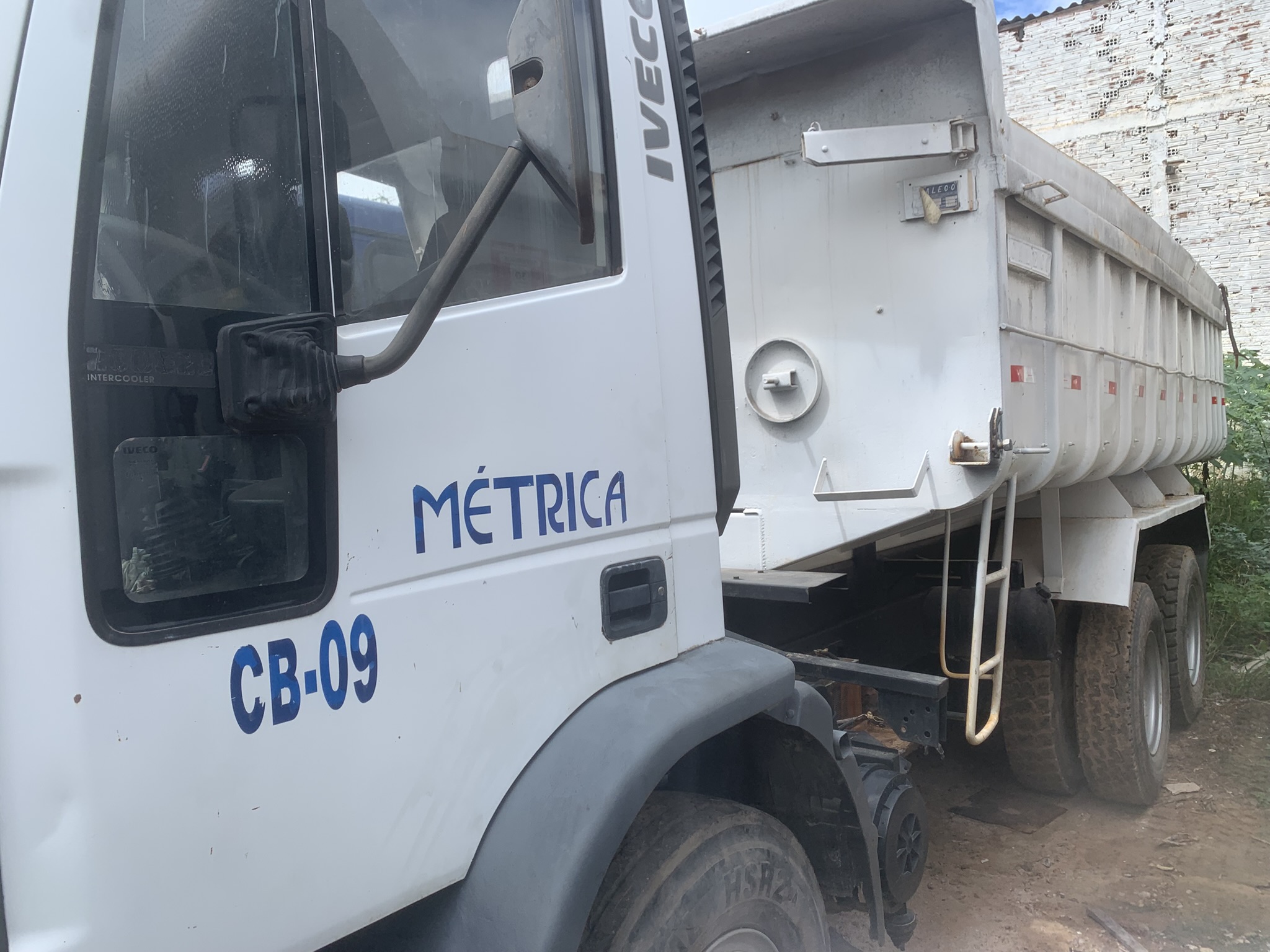 Caminhão Basculante - Foto 4