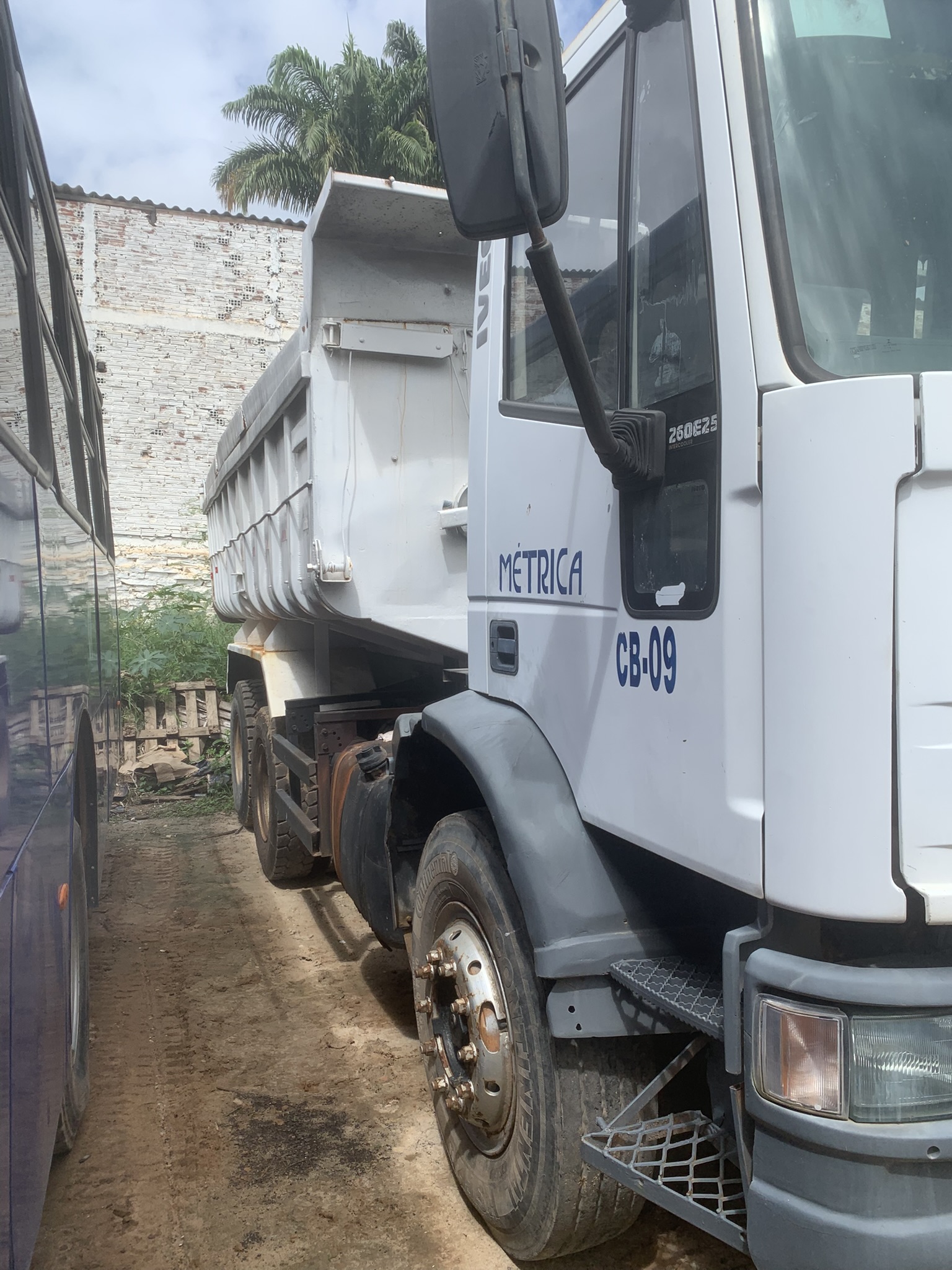 Caminhão Basculante - Foto 5