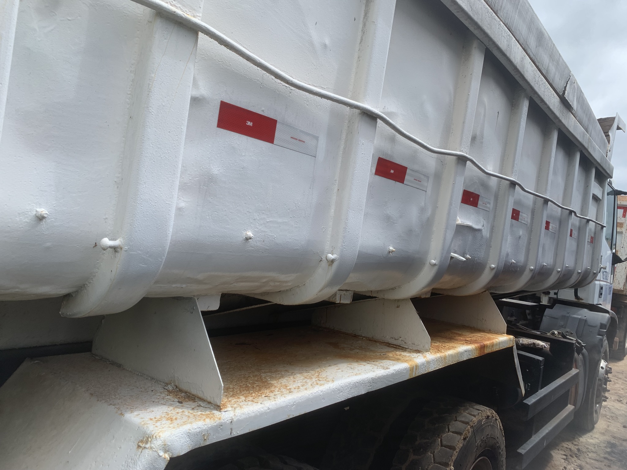 Caminhão Basculante - Foto 10