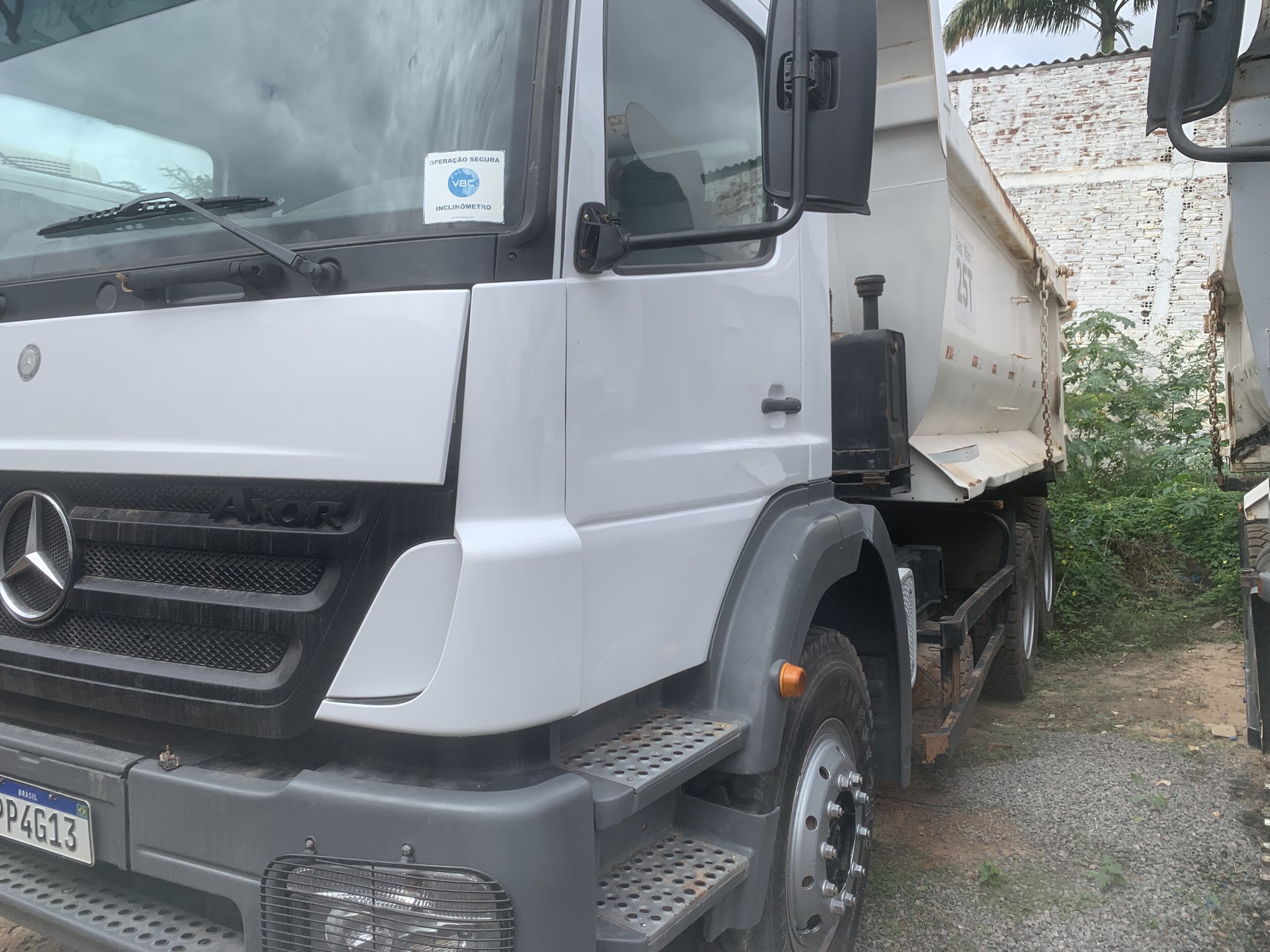 Caminhão Basculante 14m³