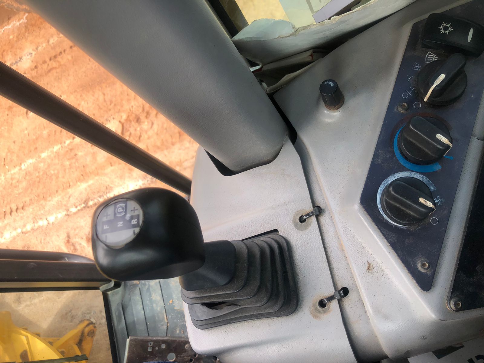 Motoniveladora Volvo G930 - Foto 8